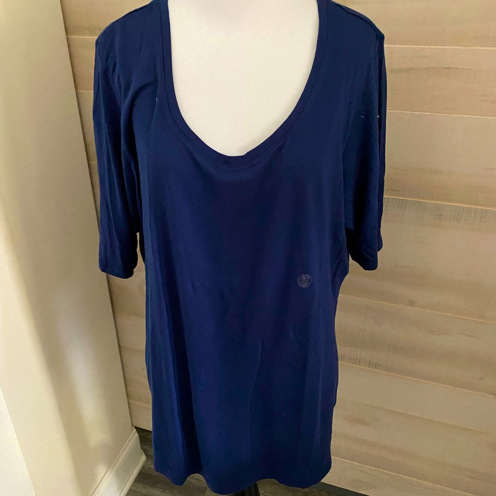 Lane Bryant scooped neck tee. Size 14/16 New